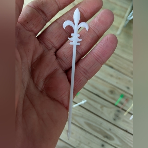 Lot of 7 Vintage Sword  Hors d'Oeuvre Appetizers Cheese Party Picks - Picture 3 of 6